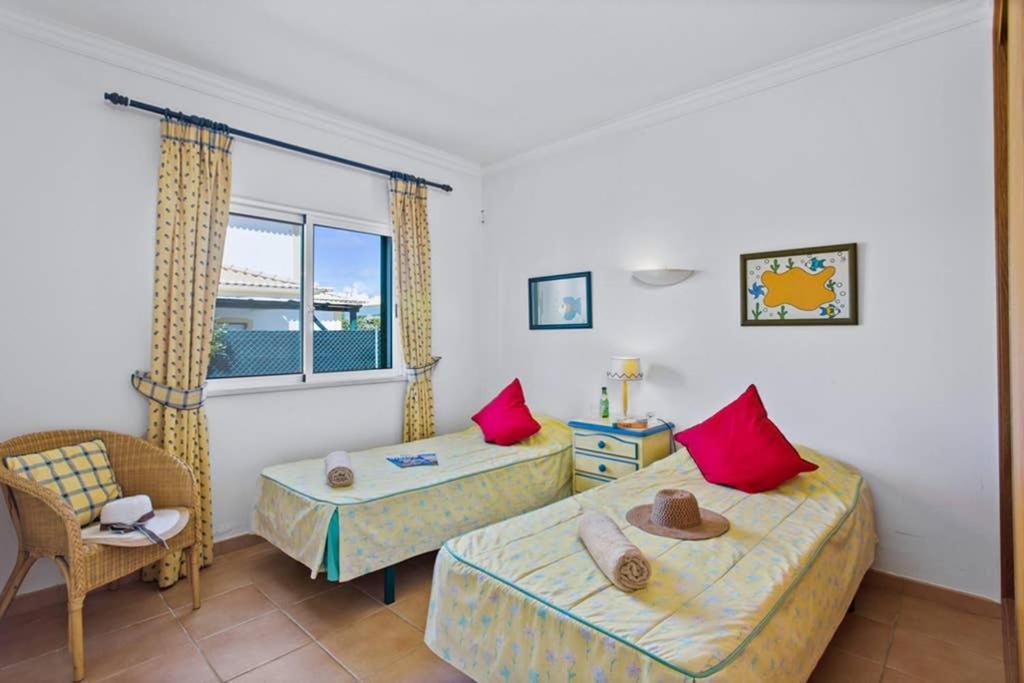Villa White Sands - Private Oasis, Heated Pool, Beaches & Strip Nearby Albufeira Exteriör bild