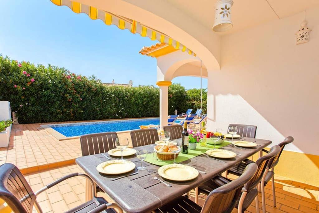 Villa White Sands - Private Oasis, Heated Pool, Beaches & Strip Nearby Albufeira Exteriör bild